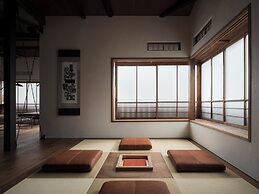 TRUNK HOUSE