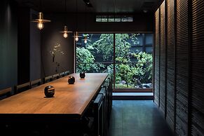 TRUNK HOUSE