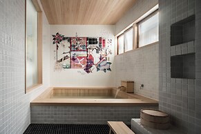 TRUNK HOUSE