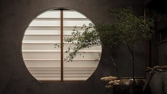 TRUNK HOUSE