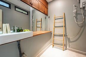 Lofty Comfort Stay-Relax by Soben Home