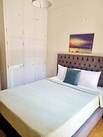 Athens Apartment 1-min Walk to Metro