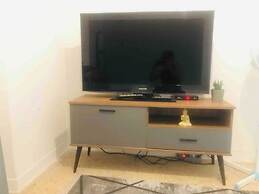 Athens Apartment 1-min Walk to Metro