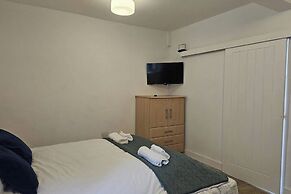Charming and Compact Studio in Bridgend