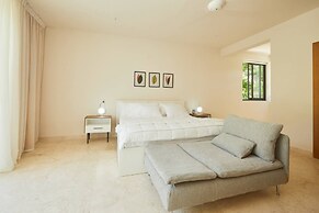 Villa Aurora