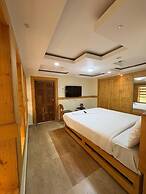 Rozana Retreat