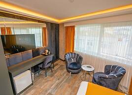 216 Silver Suite