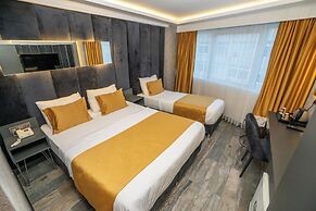 216 Silver Suite