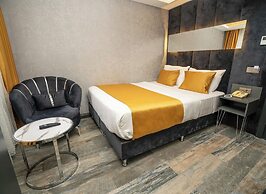 216 Silver Suite