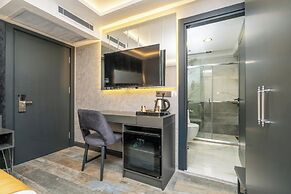 216 Silver Suite