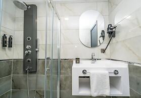 216 Silver Suite