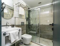 216 Silver Suite