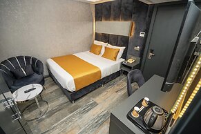 216 Silver Suite