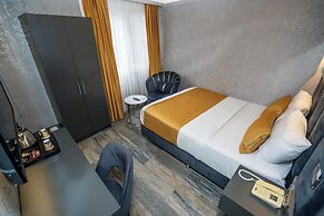 216 Silver Suite