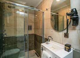 216 Silver Suite