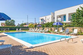 Luxury Holiday House With Pool