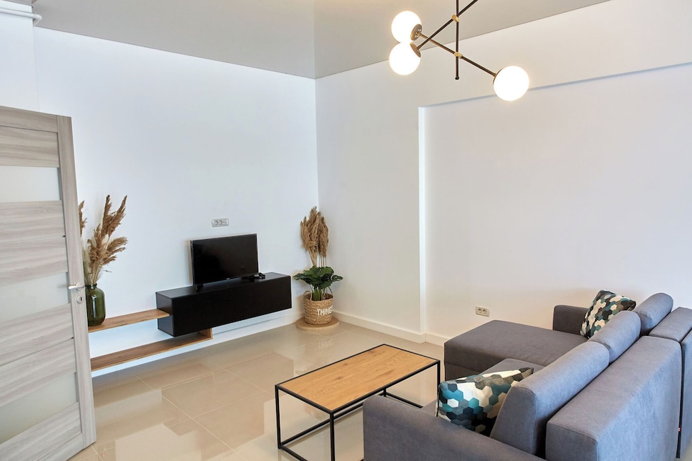 Alma Zev Apartment