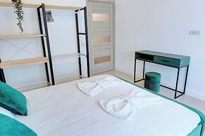 Alma Zev Apartment