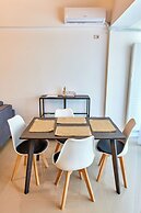 Alma Zev Apartment