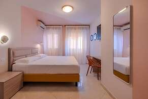 La Vista Postcard Hotel