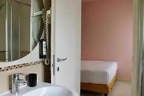 La Vista Postcard Hotel