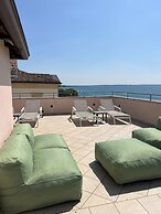 La Vista Postcard Hotel