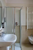 La Vista Postcard Hotel