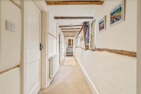 Hunts Cottage - Pet Friendly - From 200 Per Night