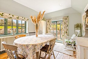 Hunts Cottage - Pet Friendly - From 200 Per Night