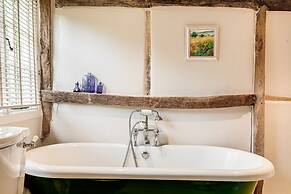 Hunts Cottage - Pet Friendly - From 200 Per Night