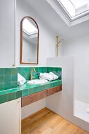 Cozy & Elegant Retreat Near Notre-Dame
