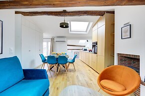 Cozy & Elegant Retreat Near Notre-Dame