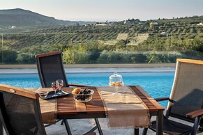 Villa Plyto Amazing views Heated pool