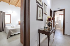 Elegant Villa With Swimming Pool Near Etna