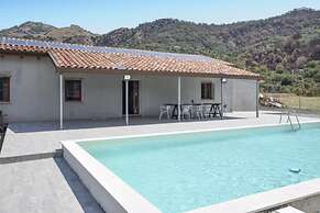Elegant Villa With Swimming Pool Near Etna