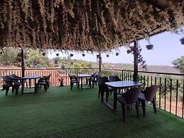 Nature Nest Valley Resort