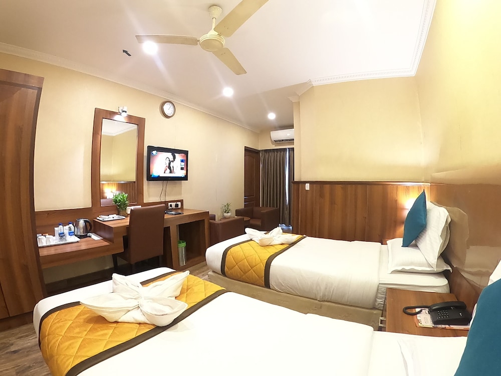 Hotel Noor Empire International