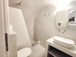 Nolis White Fira