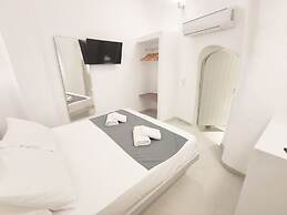 Nolis White Fira