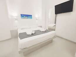 Nolis White Fira