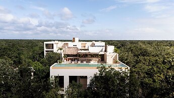 Jungle Resort Suites & Private Pool