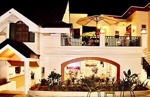 Hidden Oasis Resort