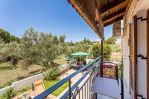 Lefkis apartments & studios