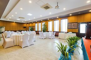 Green Amazon Hotel