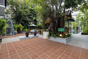 Green Amazon Hotel