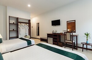 Green Amazon Hotel