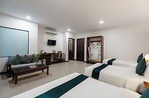Green Amazon Hotel