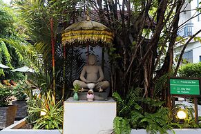 Green Amazon Hotel