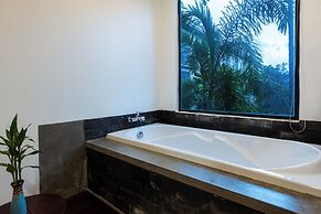 Green Amazon Hotel