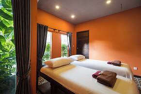 Green Amazon Hotel